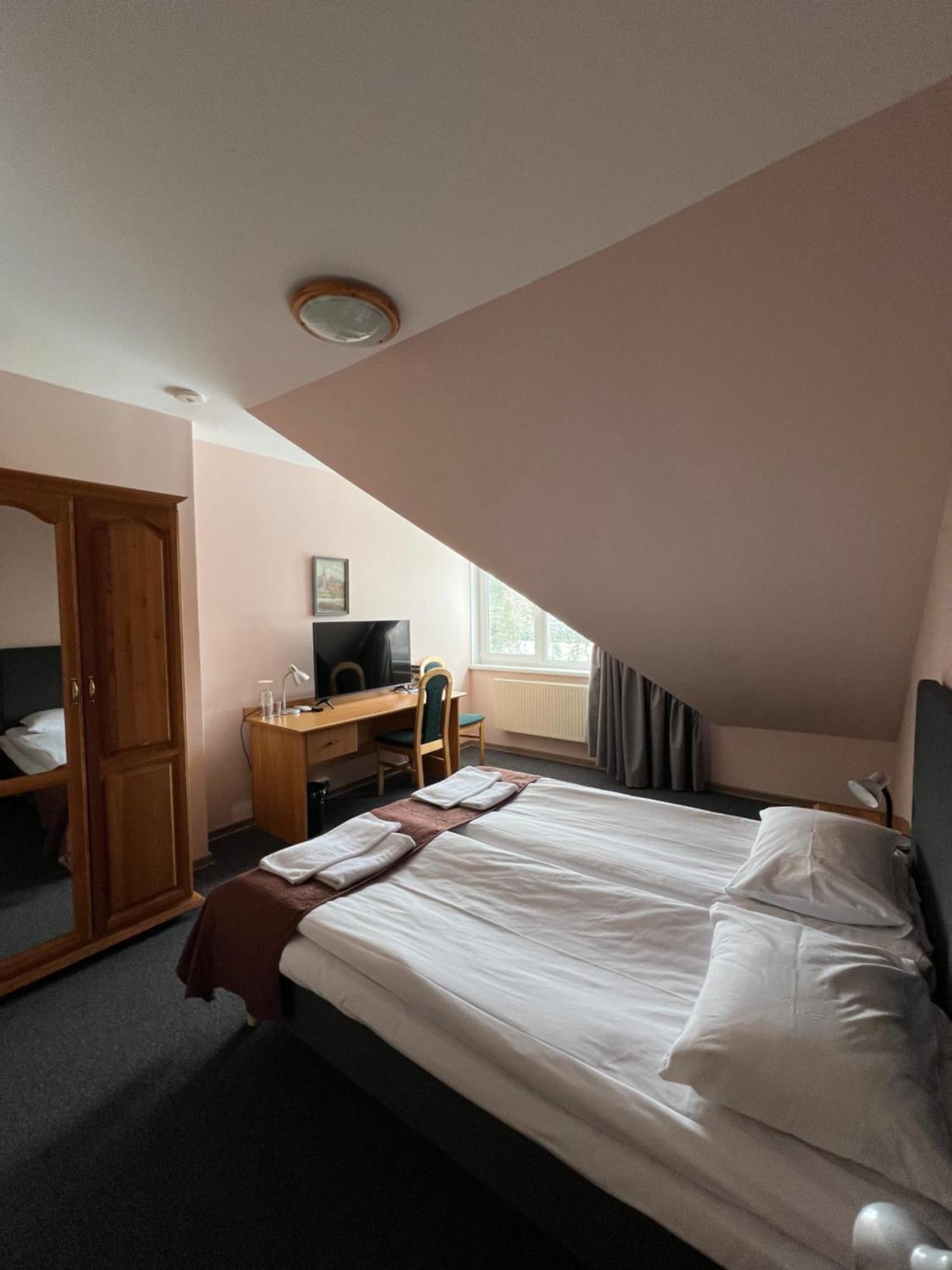 Butenas Hotel Tyla Biržai Exteriér fotografie