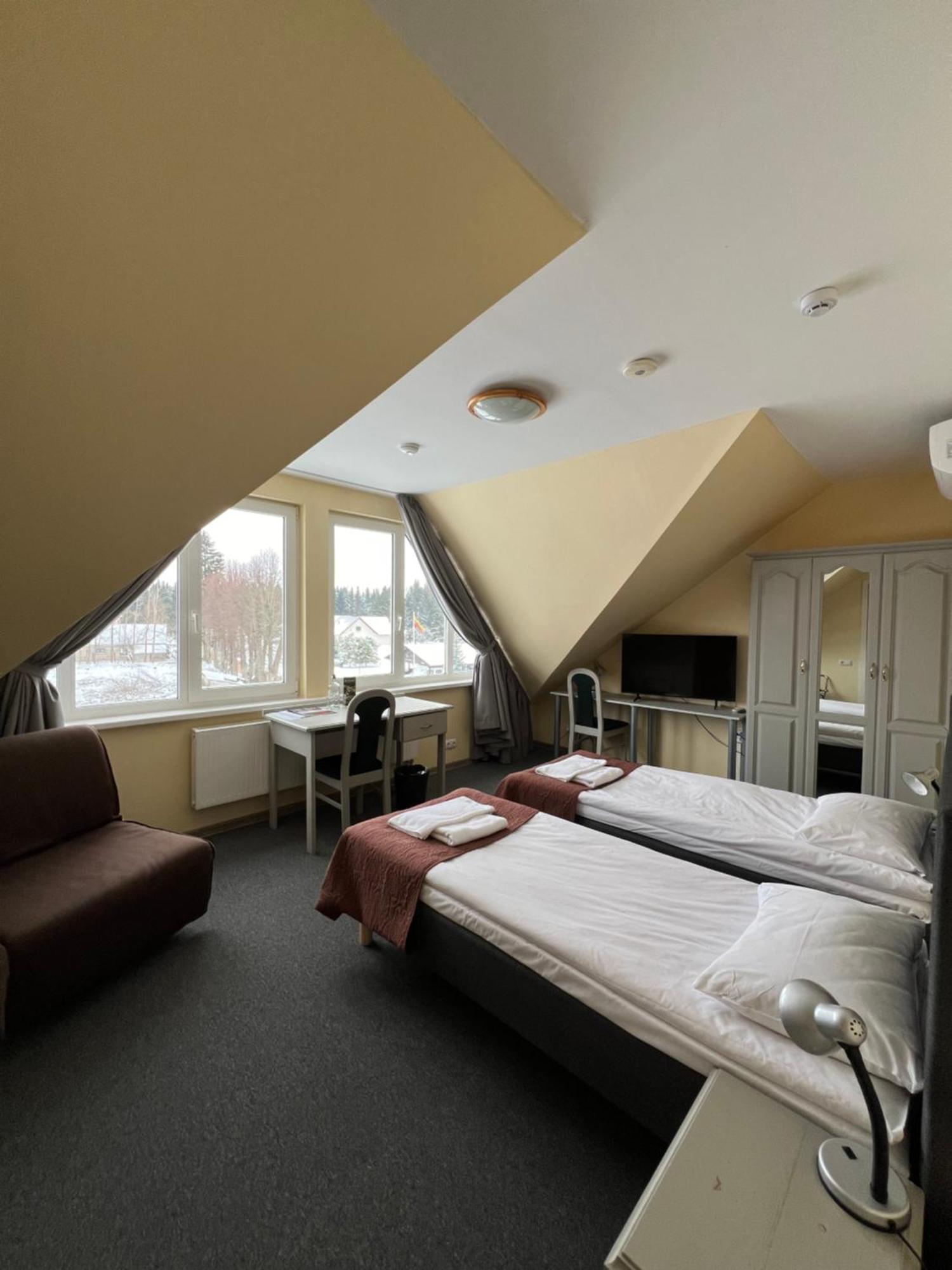 Butenas Hotel Tyla Biržai Exteriér fotografie